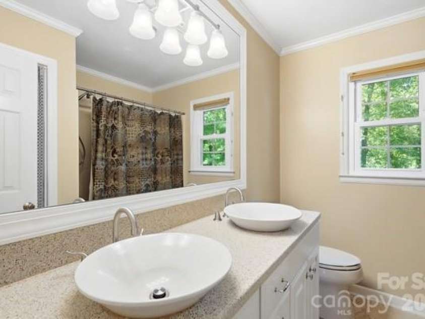 1677 Double Oaks Road, Fort Mill, SC 29715.  MLS# CAR4429426, YatesRealty ID 53755. Full Bathroom 2