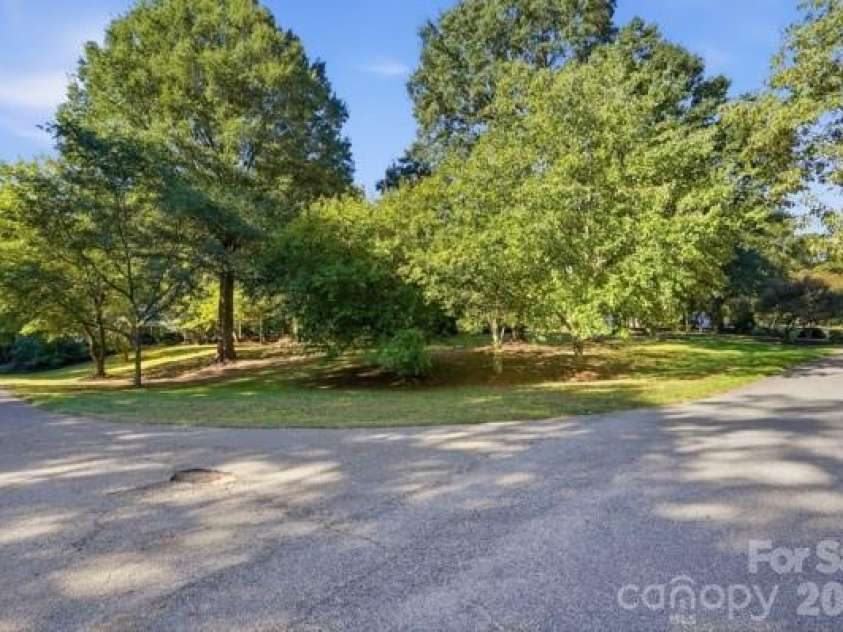 1677 Double Oaks Road, Fort Mill, SC 29715.  MLS# CAR4429426, YatesRealty ID 53755. Large Corner Lot