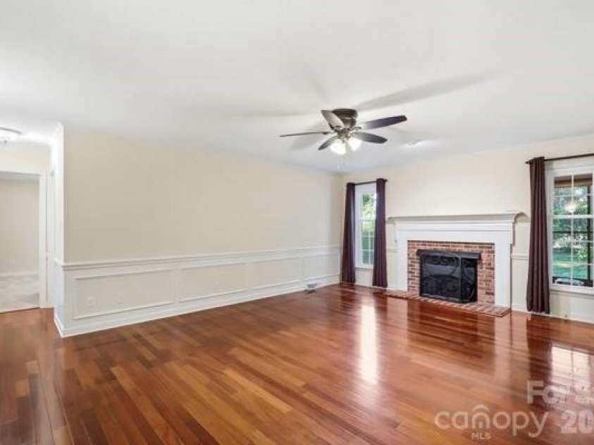 1677 Double Oaks Road, Fort Mill, SC 29715.  MLS# CAR4429426, YatesRealty ID 53755. Living Room