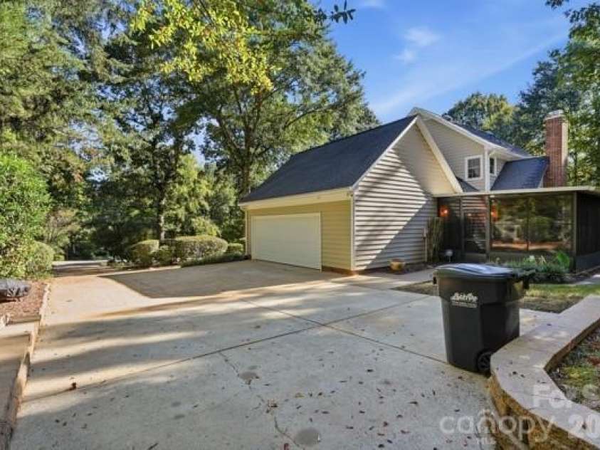1677 Double Oaks Road, Fort Mill, SC 29715.  MLS# CAR4429426, YatesRealty ID 53755. Side View