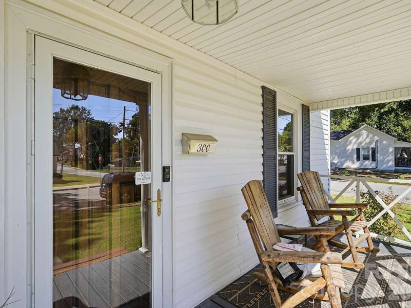 300 Rose Avenue, Kannapolis, NC 28083.  MLS# CAR4429381, YatesRealty ID 53757. 
