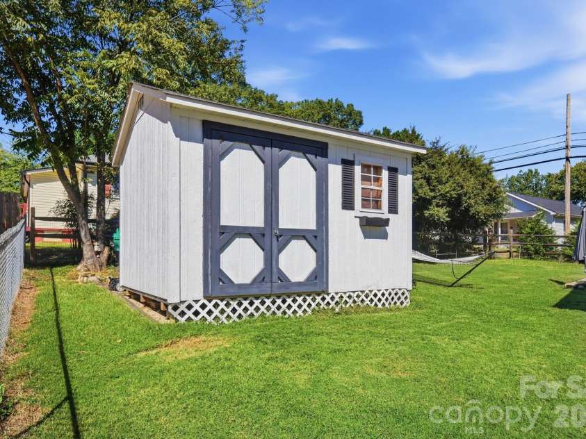 300 Rose Avenue, Kannapolis, NC 28083.  MLS# CAR4429381, YatesRealty ID 53757. 