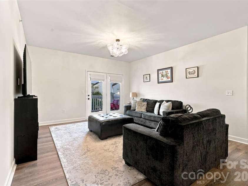 19819 Deer Valley Drive, Cornelius, NC 28031.  MLS# CAR4429510, YatesRealty ID 53758. 