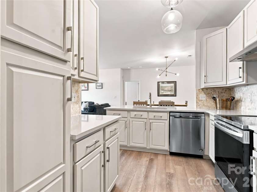 19819 Deer Valley Drive, Cornelius, NC 28031.  MLS# CAR4429510, YatesRealty ID 53758. 