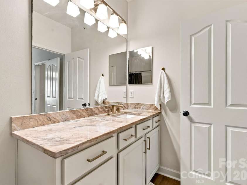 19819 Deer Valley Drive, Cornelius, NC 28031.  MLS# CAR4429510, YatesRealty ID 53758. 