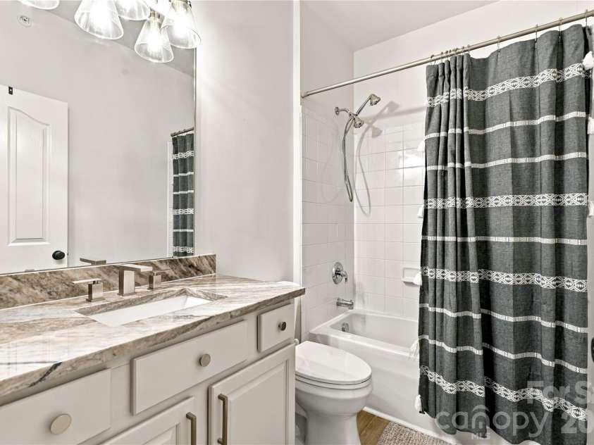 19819 Deer Valley Drive, Cornelius, NC 28031.  MLS# CAR4429510, YatesRealty ID 53758. 
