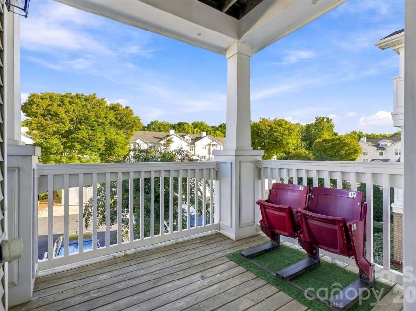 19819 Deer Valley Drive, Cornelius, NC 28031.  MLS# CAR4429510, YatesRealty ID 53758. 