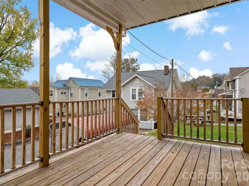 141 Madison Street, Marion, NC 28752.  MLS# CAR4398809, YatesRealty ID 5376. 