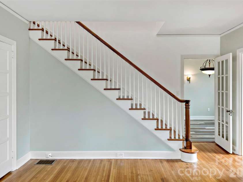 141 Madison Street, Marion, NC 28752.  MLS# CAR4398809, YatesRealty ID 5376. 