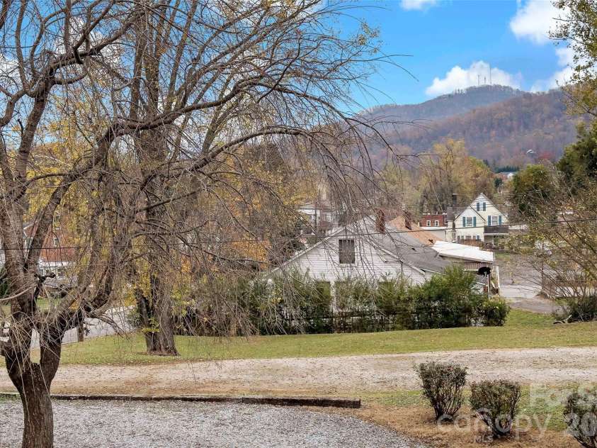 141 Madison Street, Marion, NC 28752.  MLS# CAR4398809, YatesRealty ID 5376. 