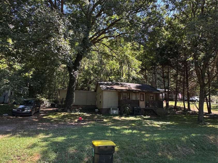 322 Green Chapman Road, Gastonia, NC 28056.  MLS# CAR4422971, YatesRealty ID 53760. 
