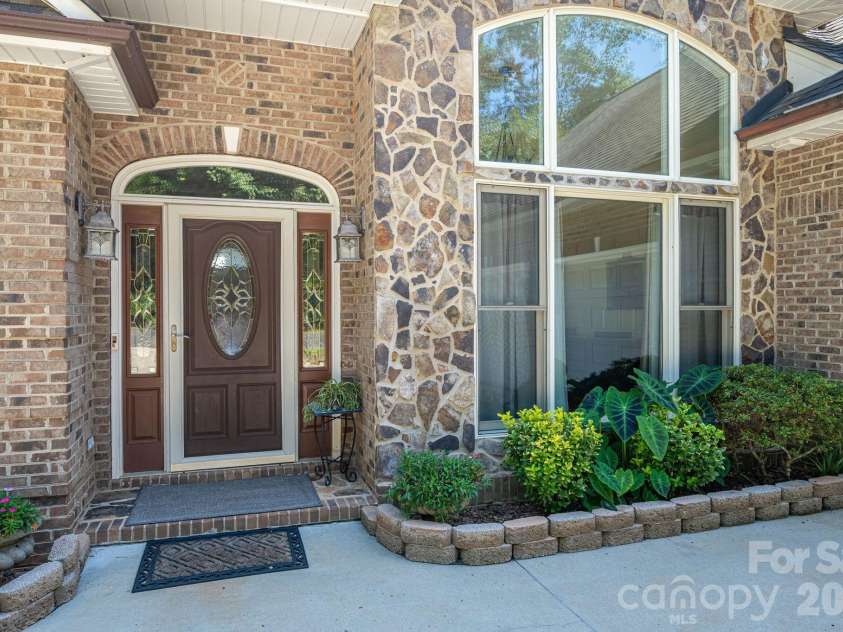 145 Chippawa Drive, Dallas, NC 28034.  MLS# CAR4425711, YatesRealty ID 53763. 