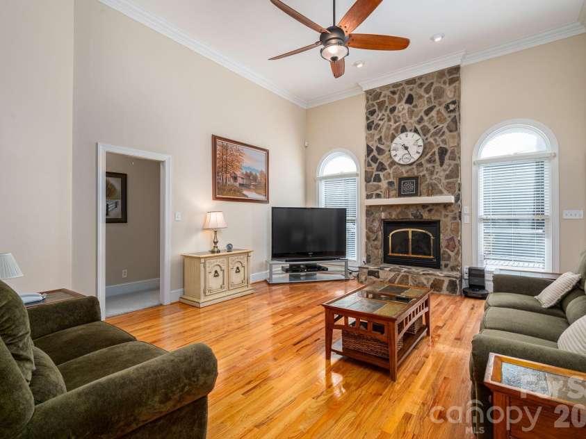 145 Chippawa Drive, Dallas, NC 28034.  MLS# CAR4425711, YatesRealty ID 53763. 