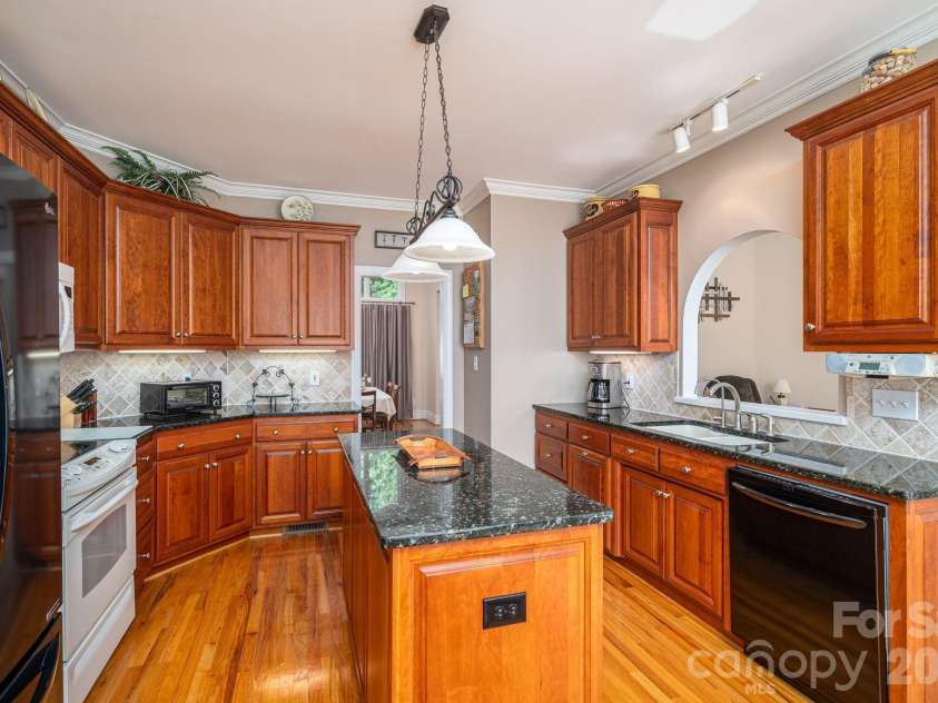 145 Chippawa Drive, Dallas, NC 28034.  MLS# CAR4425711, YatesRealty ID 53763. 