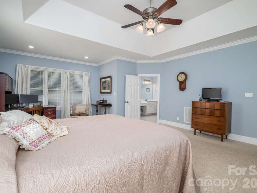 145 Chippawa Drive, Dallas, NC 28034.  MLS# CAR4425711, YatesRealty ID 53763. 