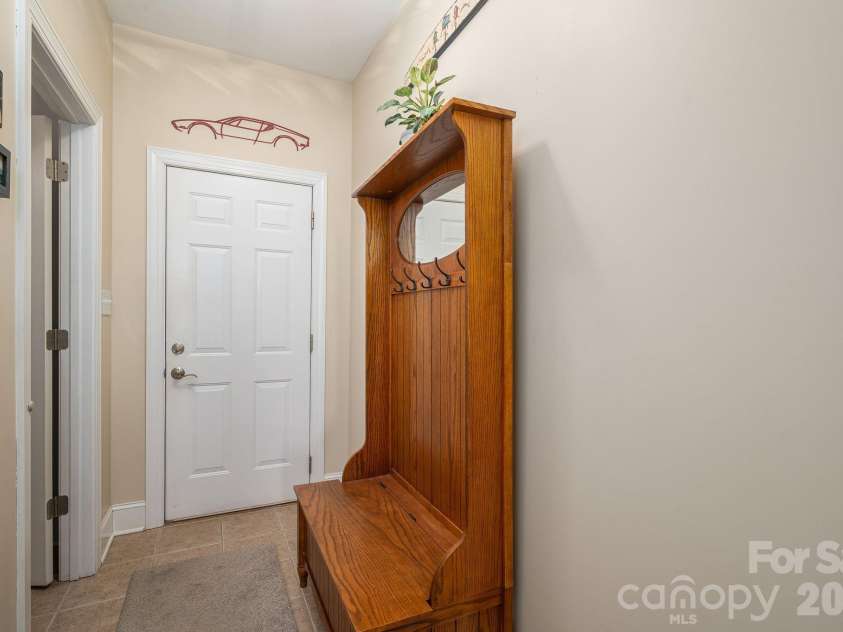 145 Chippawa Drive, Dallas, NC 28034.  MLS# CAR4425711, YatesRealty ID 53763. 
