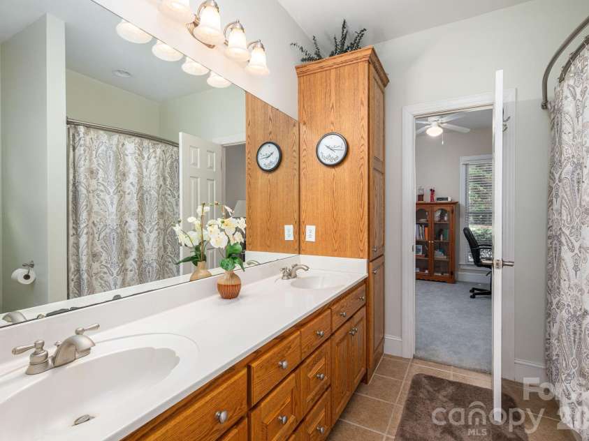 145 Chippawa Drive, Dallas, NC 28034.  MLS# CAR4425711, YatesRealty ID 53763. 