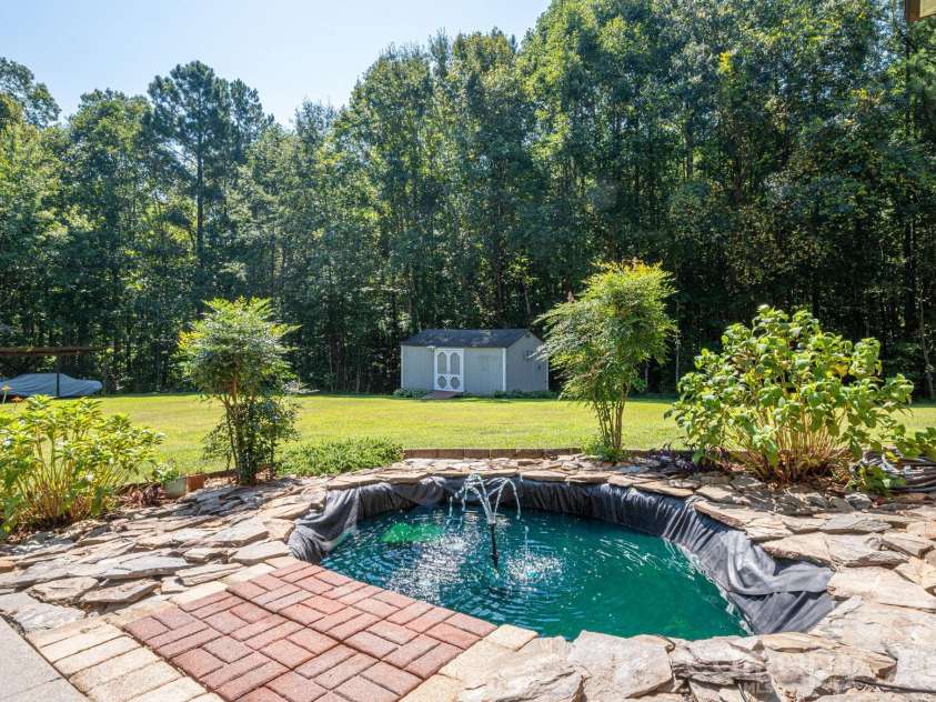 145 Chippawa Drive, Dallas, NC 28034.  MLS# CAR4425711, YatesRealty ID 53763. 