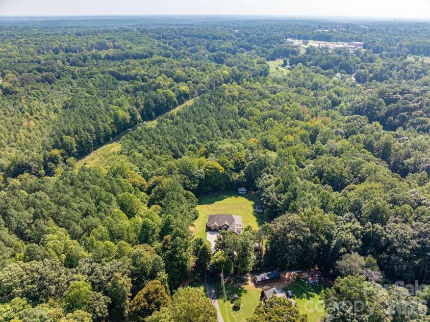 145 Chippawa Drive, Dallas, NC 28034.  MLS# CAR4425711, YatesRealty ID 53763. 
