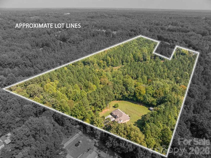 145 Chippawa Drive, Dallas, NC 28034.  MLS# CAR4425711, YatesRealty ID 53763. 