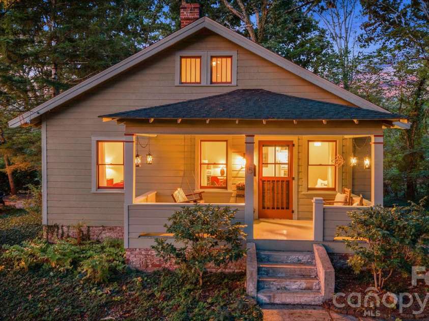 15 Rosewood Avenue, Asheville, NC 28801.  MLS# CAR4421709, YatesRealty ID 53766. 