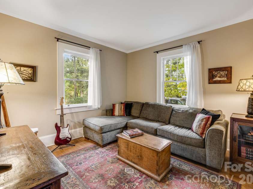 15 Rosewood Avenue, Asheville, NC 28801.  MLS# CAR4421709, YatesRealty ID 53766. 