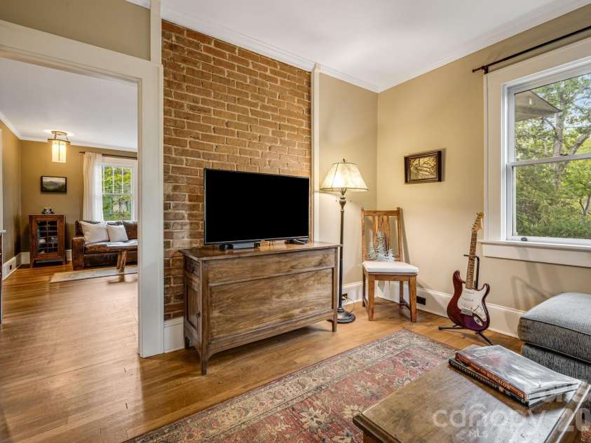 15 Rosewood Avenue, Asheville, NC 28801.  MLS# CAR4421709, YatesRealty ID 53766. 