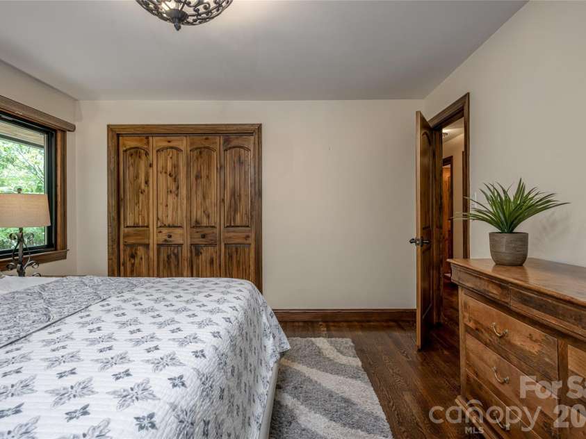 3 Maplewood Parkway, Asheville, NC 28804.  MLS# CAR4425655, YatesRealty ID 53767. 