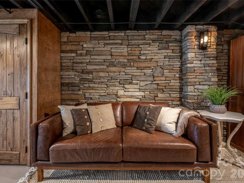 3 Maplewood Parkway, Asheville, NC 28804.  MLS# CAR4425655, YatesRealty ID 53767. 