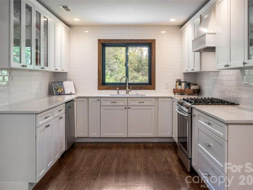 3 Maplewood Parkway, Asheville, NC 28804.  MLS# CAR4425655, YatesRealty ID 53767. Updated kitchen with stainless appliances