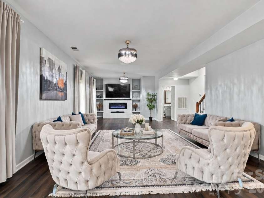 13104 Red Vulcan Court, Charlotte, NC 28213.  MLS# CAR4428322, YatesRealty ID 53768. 