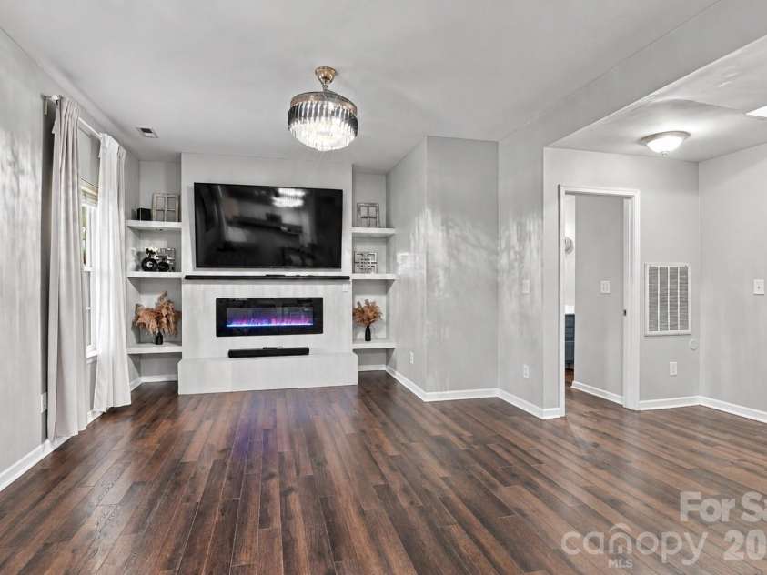 13104 Red Vulcan Court, Charlotte, NC 28213.  MLS# CAR4428322, YatesRealty ID 53768. 