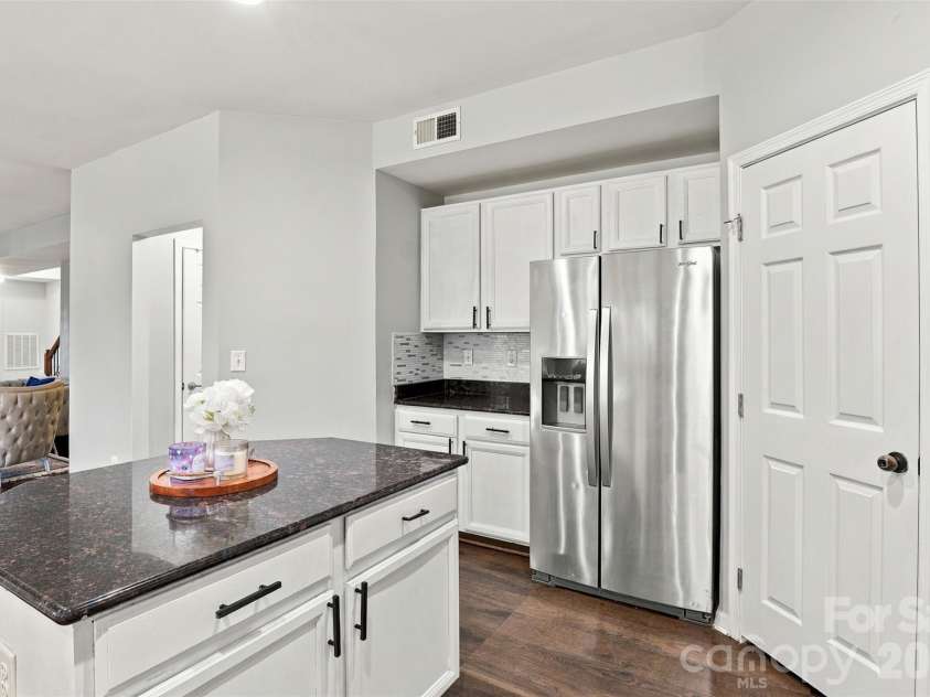 13104 Red Vulcan Court, Charlotte, NC 28213.  MLS# CAR4428322, YatesRealty ID 53768. 