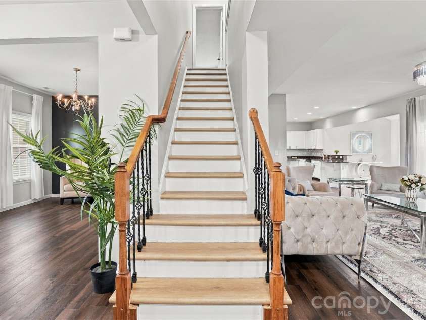 13104 Red Vulcan Court, Charlotte, NC 28213.  MLS# CAR4428322, YatesRealty ID 53768. 