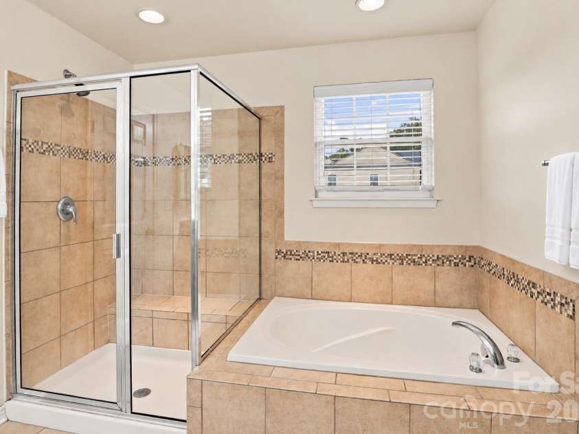 13104 Red Vulcan Court, Charlotte, NC 28213.  MLS# CAR4428322, YatesRealty ID 53768. 