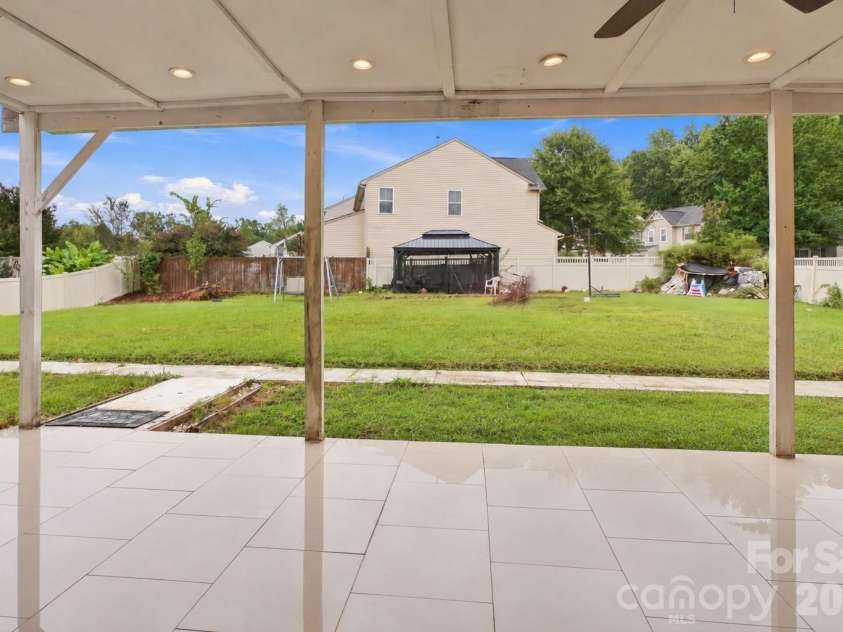 13104 Red Vulcan Court, Charlotte, NC 28213.  MLS# CAR4428322, YatesRealty ID 53768. 