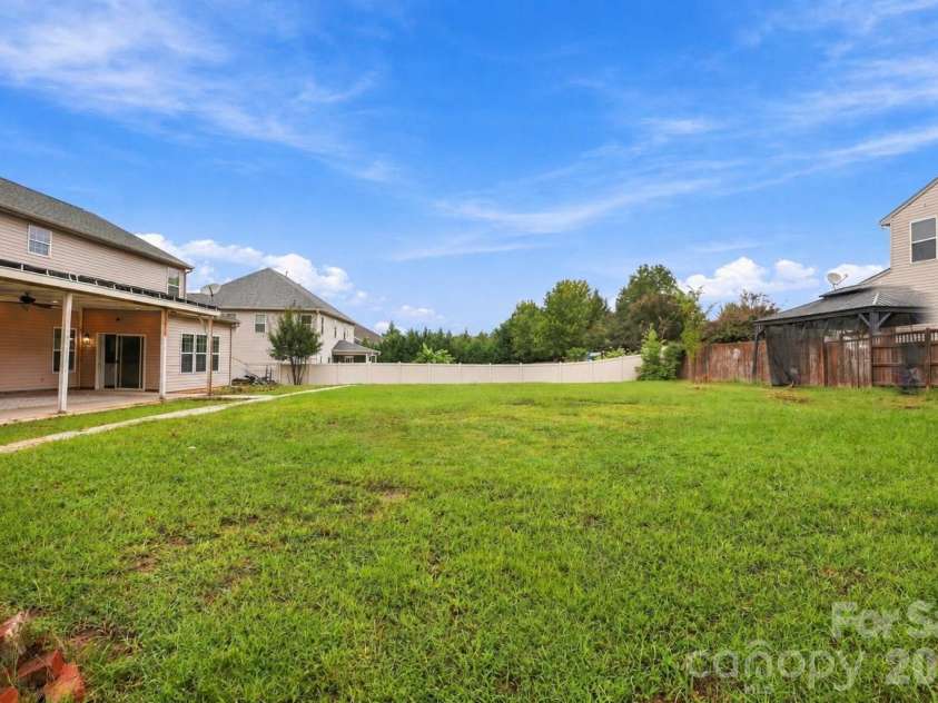 13104 Red Vulcan Court, Charlotte, NC 28213.  MLS# CAR4428322, YatesRealty ID 53768. 