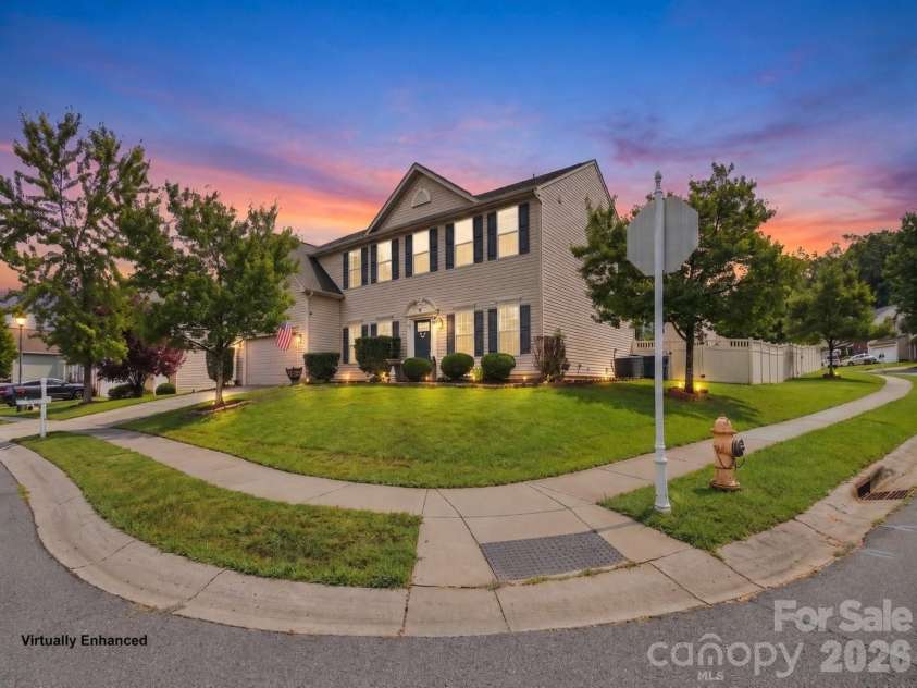 13104 Red Vulcan Court, Charlotte, NC 28213.  MLS# CAR4428322, YatesRealty ID 53768. 