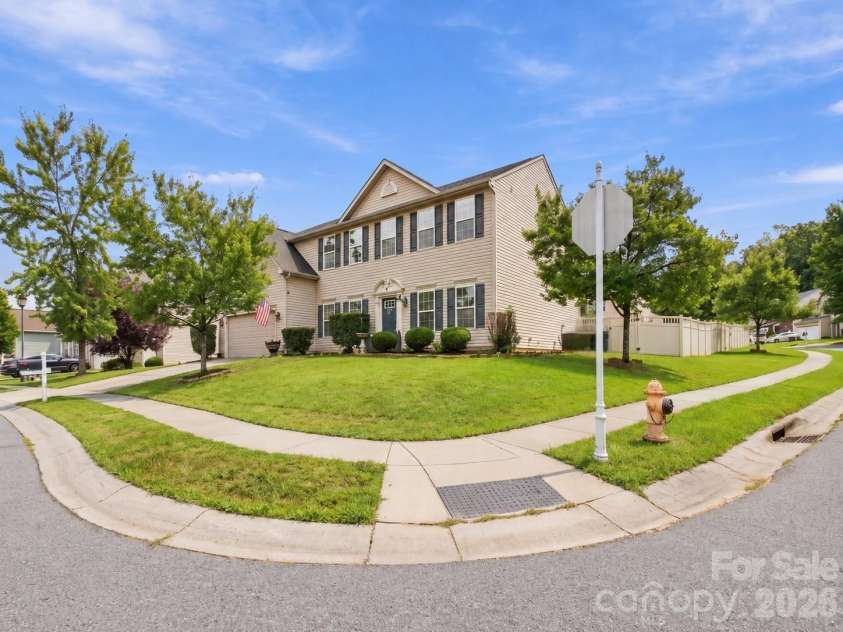 13104 Red Vulcan Court, Charlotte, NC 28213.  MLS# CAR4428322, YatesRealty ID 53768. 