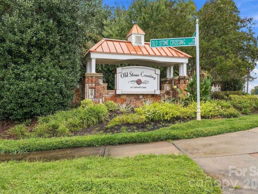 13104 Red Vulcan Court, Charlotte, NC 28213.  MLS# CAR4428322, YatesRealty ID 53768. 