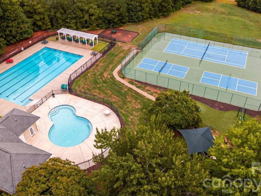 13104 Red Vulcan Court, Charlotte, NC 28213.  MLS# CAR4428322, YatesRealty ID 53768. 