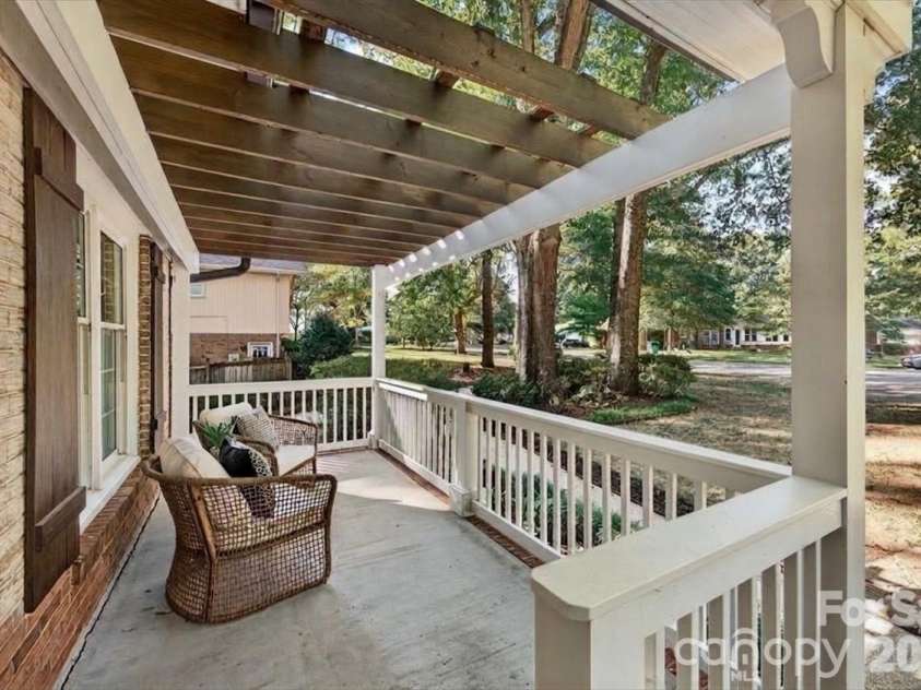 6607 Long Meadow Road, Charlotte, NC 28210.  MLS# CAR4427099, YatesRealty ID 53769. 