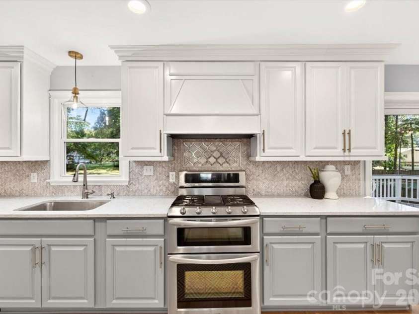 6607 Long Meadow Road, Charlotte, NC 28210.  MLS# CAR4427099, YatesRealty ID 53769. 