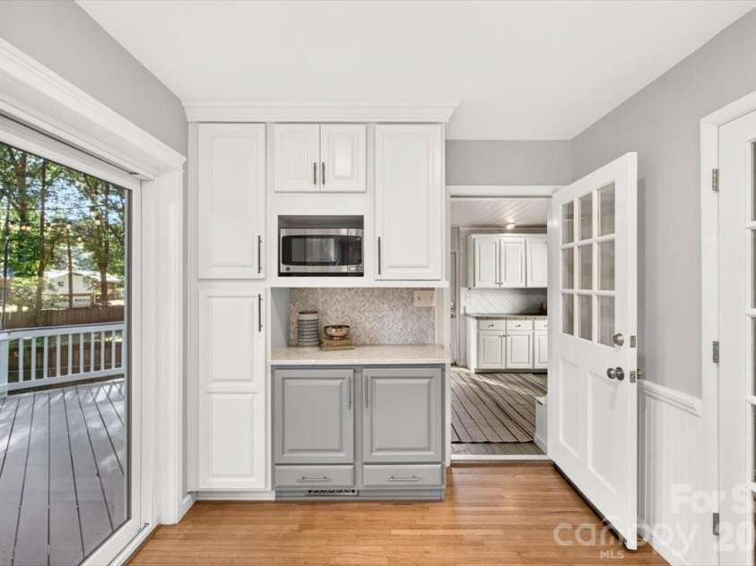 6607 Long Meadow Road, Charlotte, NC 28210.  MLS# CAR4427099, YatesRealty ID 53769. 