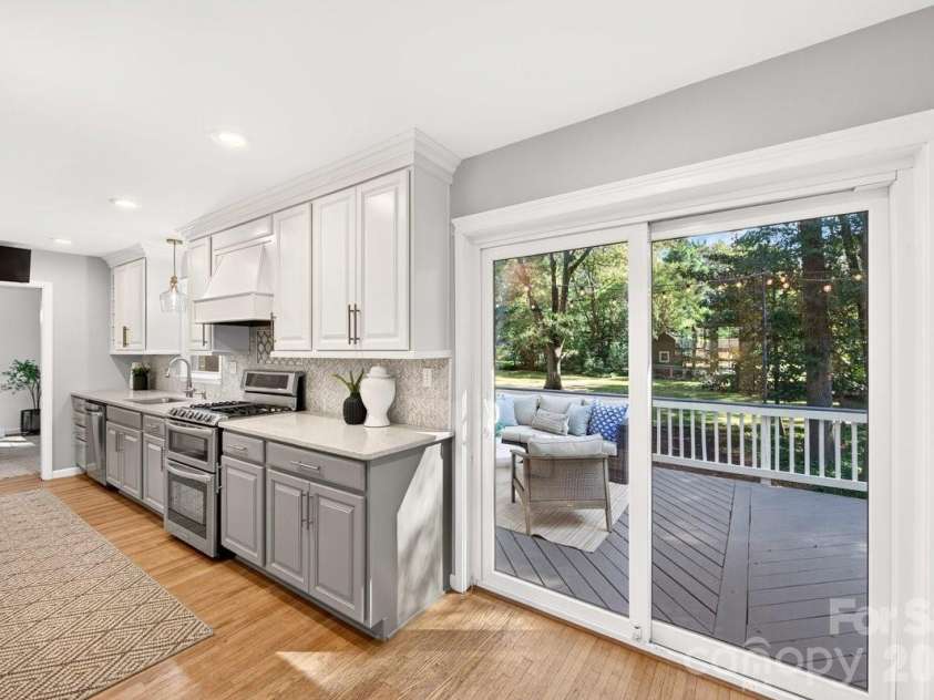 6607 Long Meadow Road, Charlotte, NC 28210.  MLS# CAR4427099, YatesRealty ID 53769. 