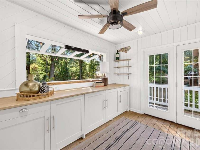 6607 Long Meadow Road, Charlotte, NC 28210.  MLS# CAR4427099, YatesRealty ID 53769. 