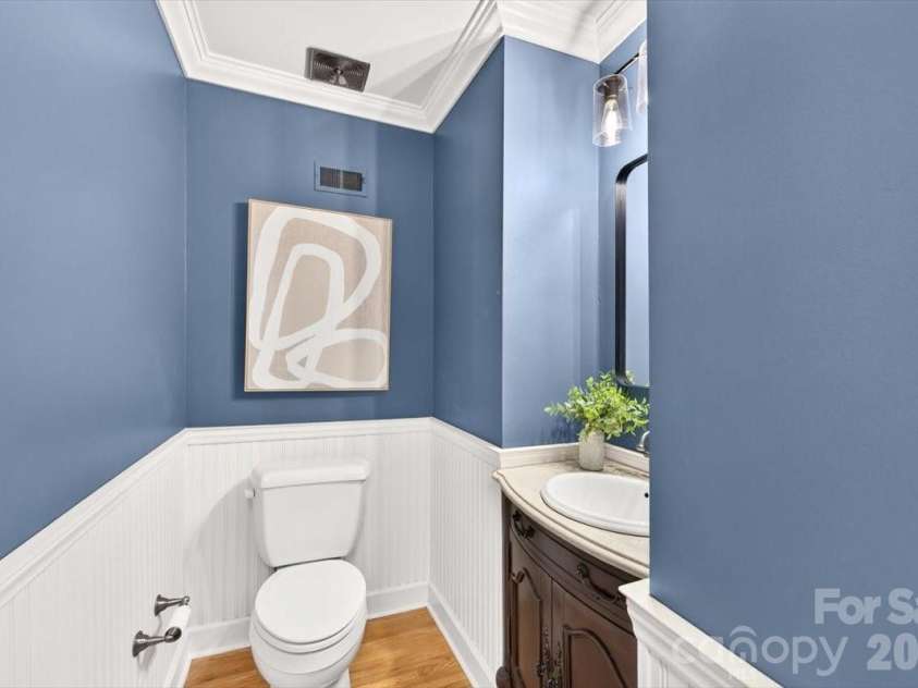 6607 Long Meadow Road, Charlotte, NC 28210.  MLS# CAR4427099, YatesRealty ID 53769. 