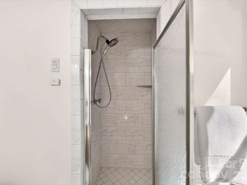6607 Long Meadow Road, Charlotte, NC 28210.  MLS# CAR4427099, YatesRealty ID 53769. 