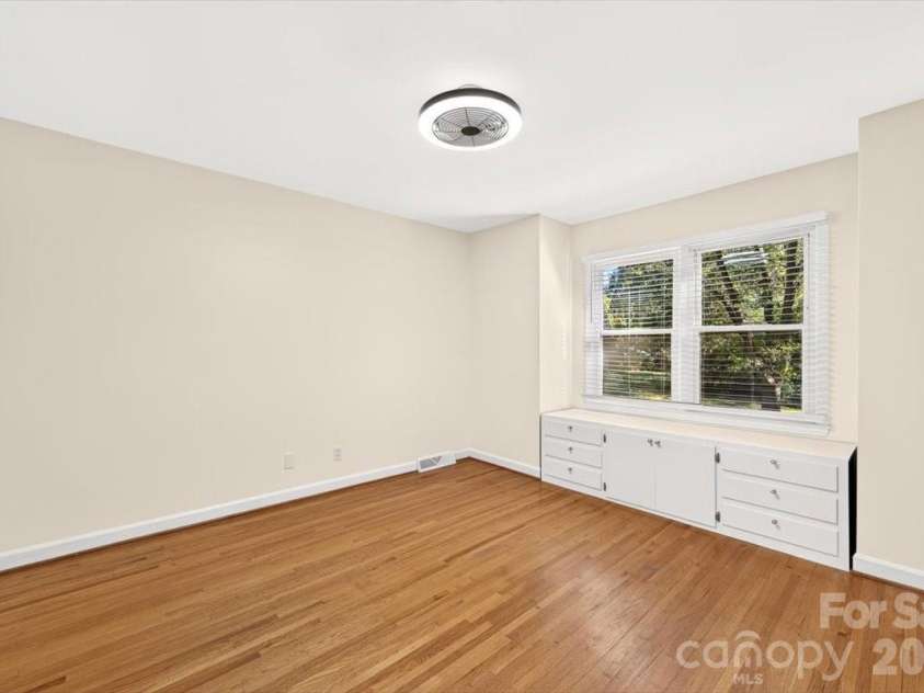 6607 Long Meadow Road, Charlotte, NC 28210.  MLS# CAR4427099, YatesRealty ID 53769. 
