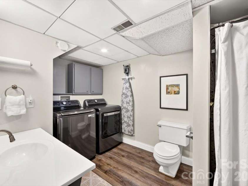 6607 Long Meadow Road, Charlotte, NC 28210.  MLS# CAR4427099, YatesRealty ID 53769. 